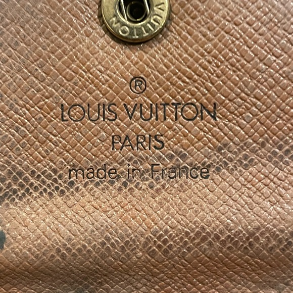 Louis Vuitton 6 key in monogram - Picture 8 of 10